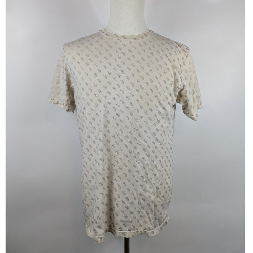 Mens Volcom Med White T-Shirt V-Stain Collectible Logo Rare Short Sleeve Graphic
